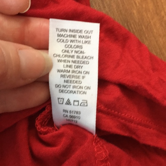 Red asymmetrical shirt - Picture 8 of 12